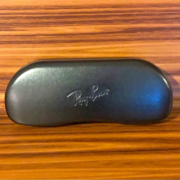 Ray-Ban Black Hardshell Sunglasses Case and Cleaning Cloth - Picture 4 of 7